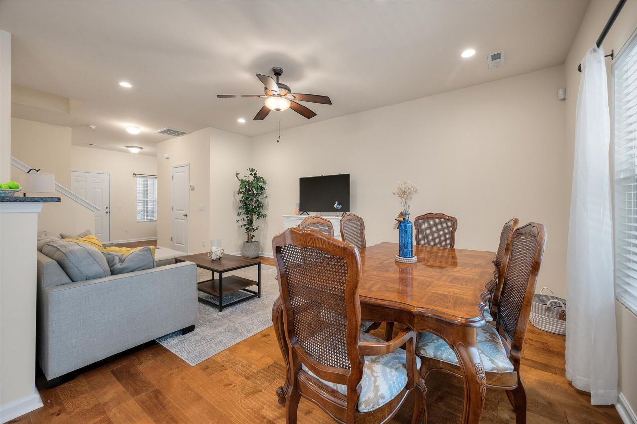 3308 Conservancy Lane Photo 10