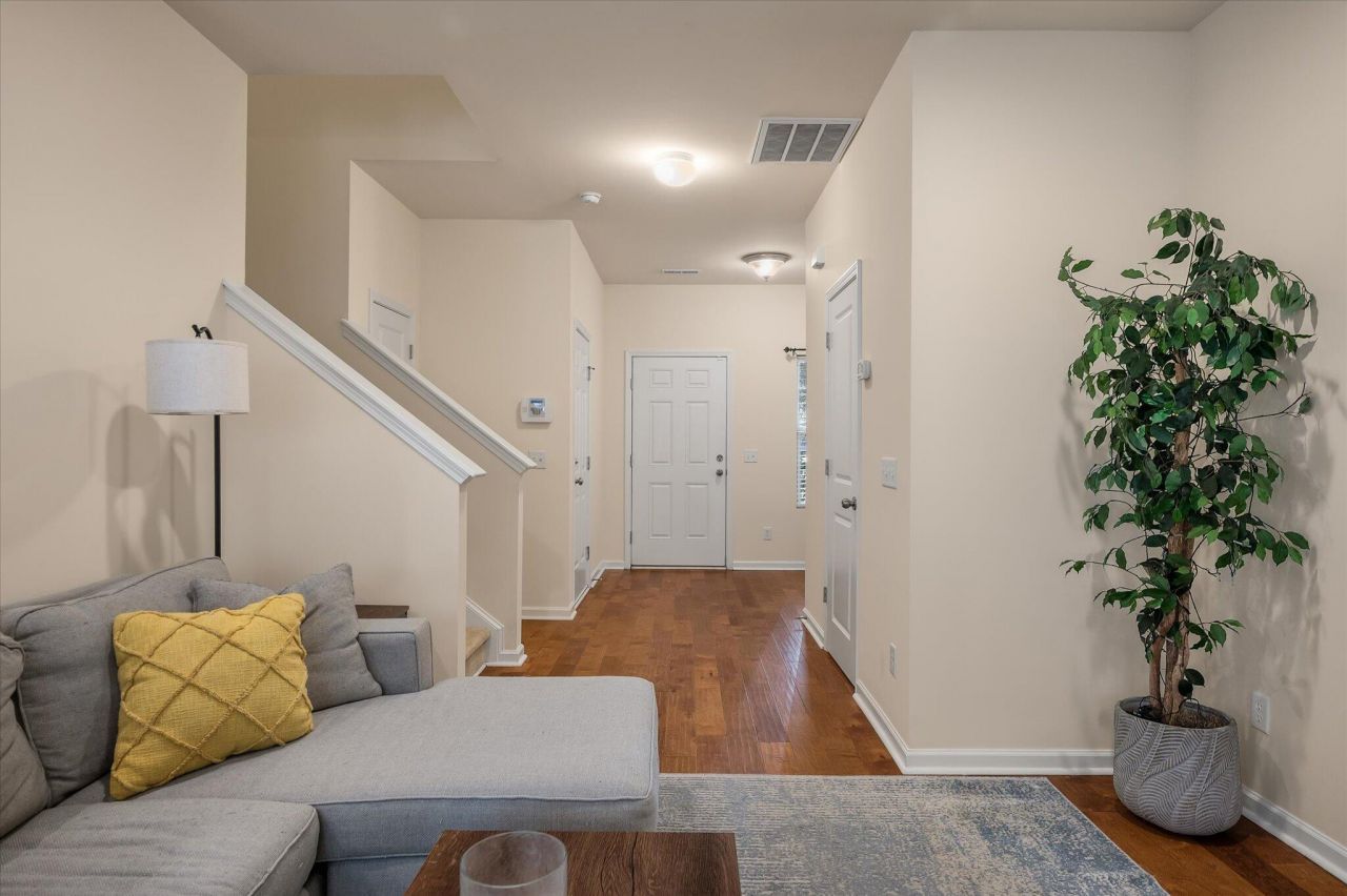 3308 Conservancy Lane Photo 7