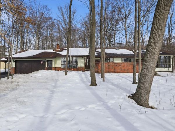 7693 Harris Road, Le Roy, NY 14482