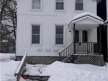 250 W 2nd apt 3 Street , Oswego, NY 13126