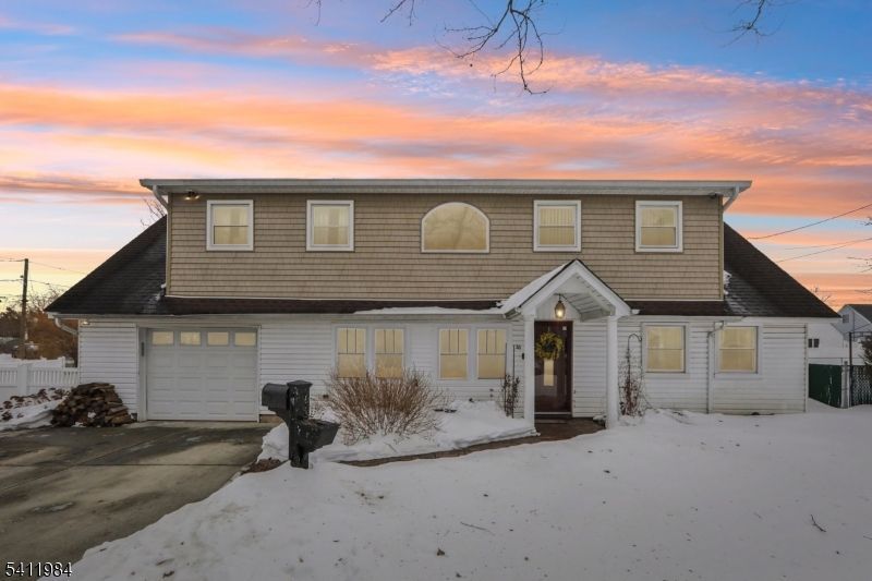 26 Linda Ave, Woodbridge, NJ 07067 Main Photo