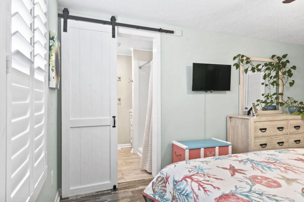 460 Fair Oaks Dr.  Photo 13