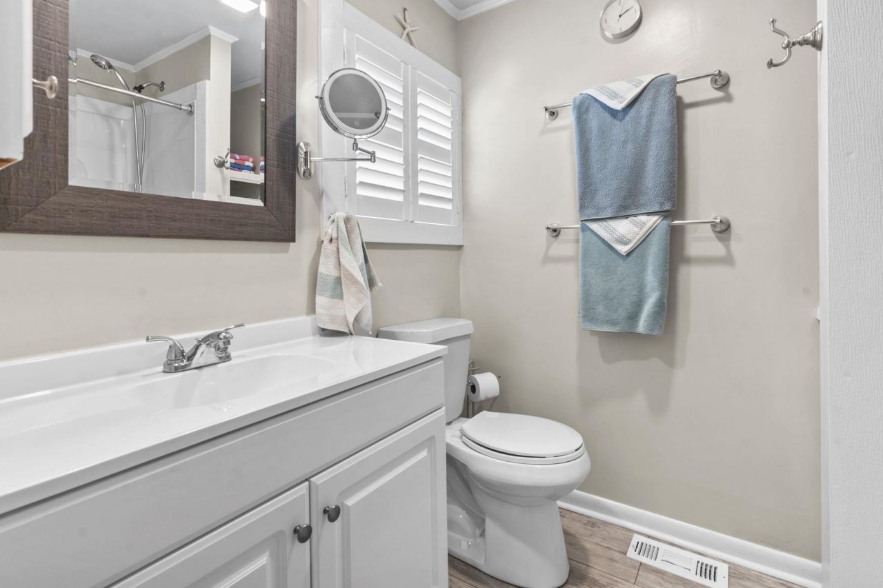 460 Fair Oaks Dr.  Photo 14