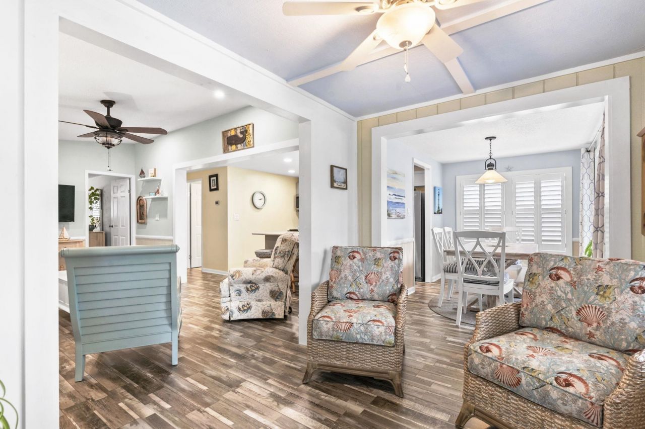 460 Fair Oaks Dr.  Photo 22