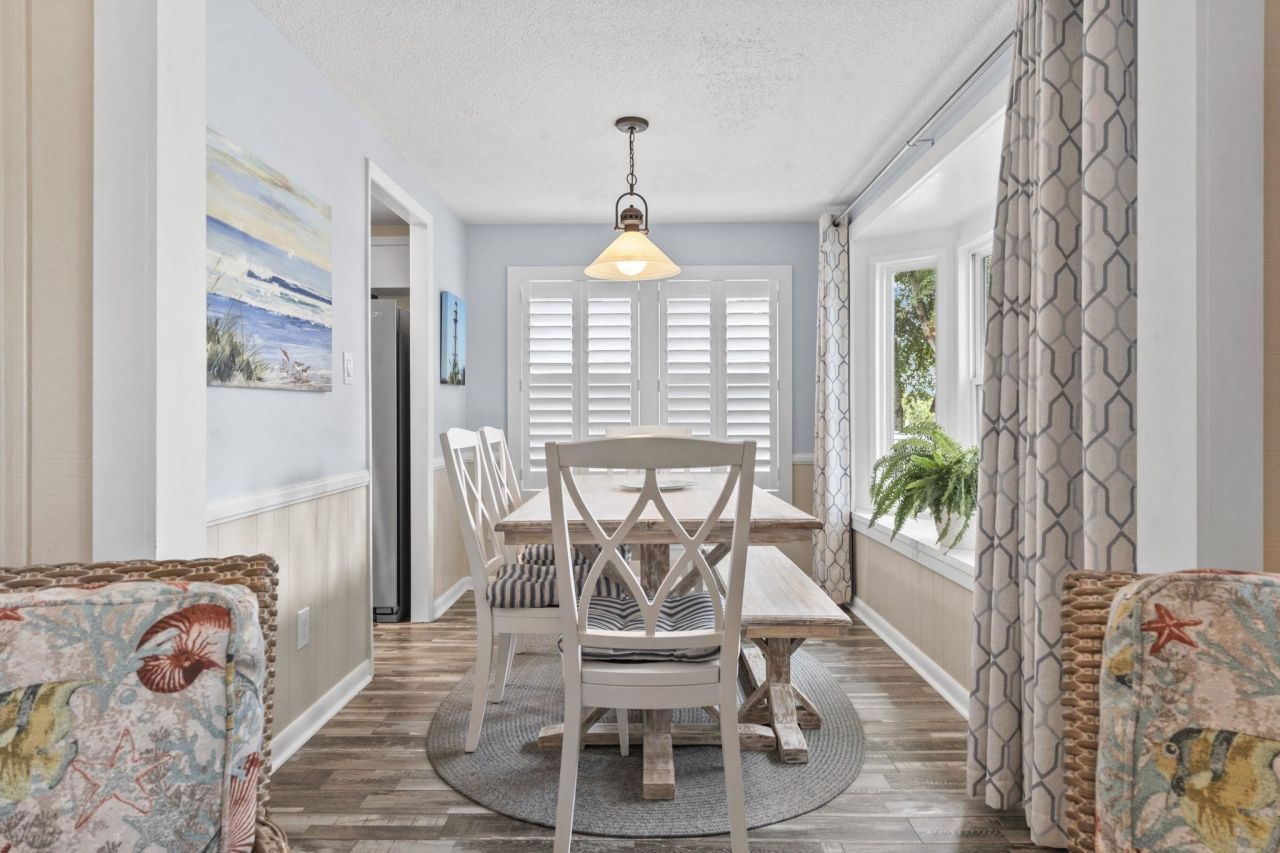 460 Fair Oaks Dr.  Photo 23