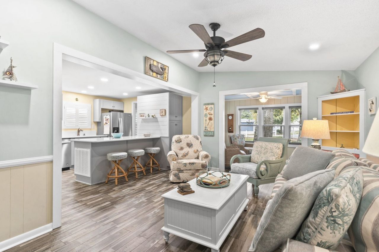 460 Fair Oaks Dr.  Photo 27