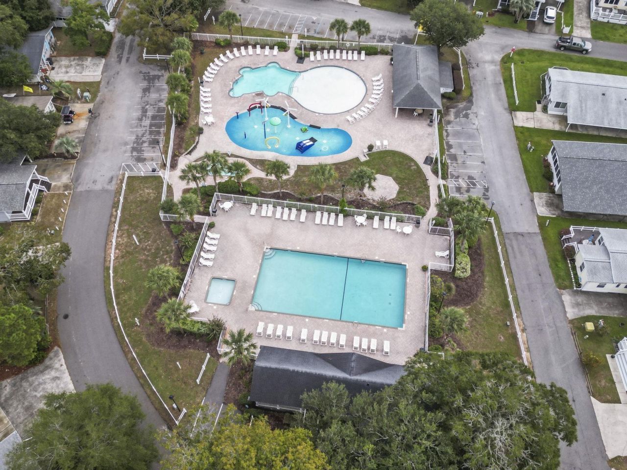 460 Fair Oaks Dr.  Photo 9