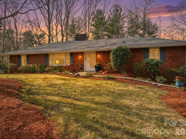 7 Brushwood Road, Asheville, NC 28804