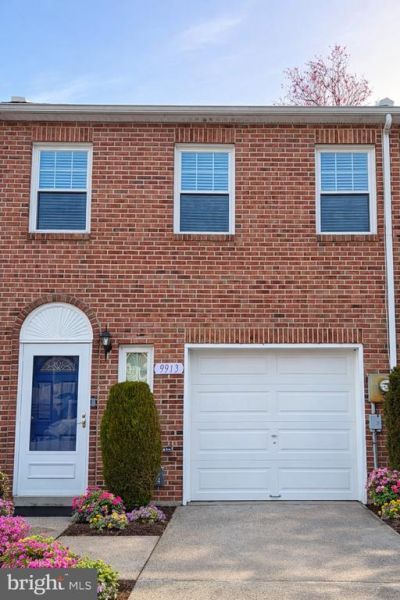 9913 Crestmont Avenue, Philadelphia, PA 19114 Main Photo