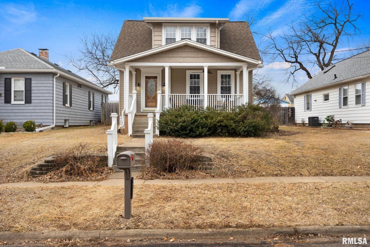 4611 N Constantine Avenue, Peoria Heights, IL 61616 Main Photo