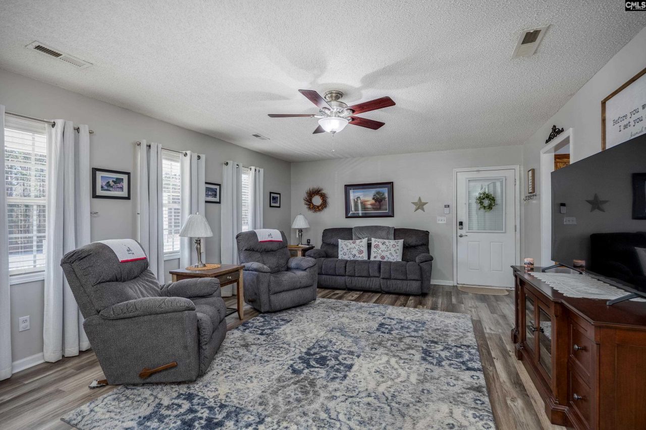 560 Eskie Dixon Road  Photo 10