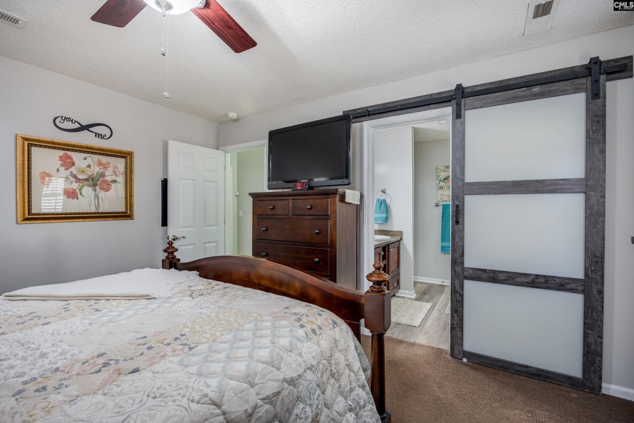 560 Eskie Dixon Road  Photo 23