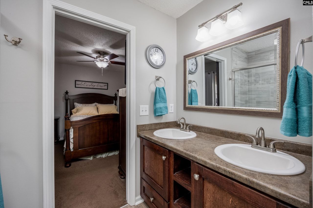 560 Eskie Dixon Road  Photo 25