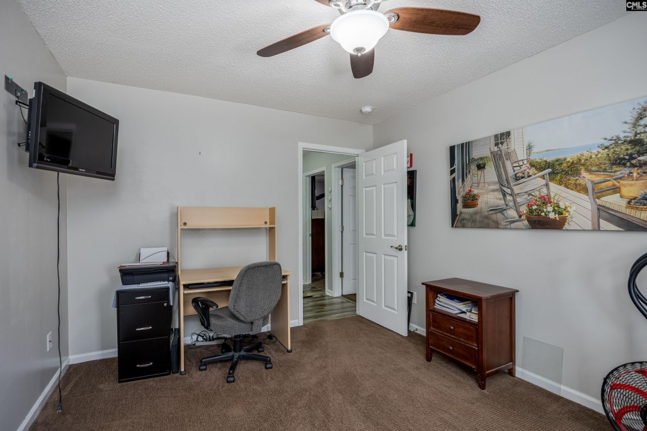 560 Eskie Dixon Road  Photo 32