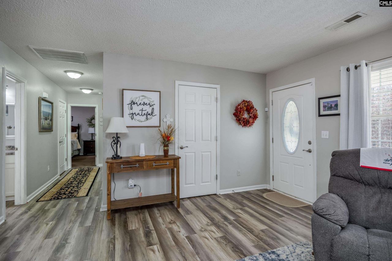 560 Eskie Dixon Road  Photo 6