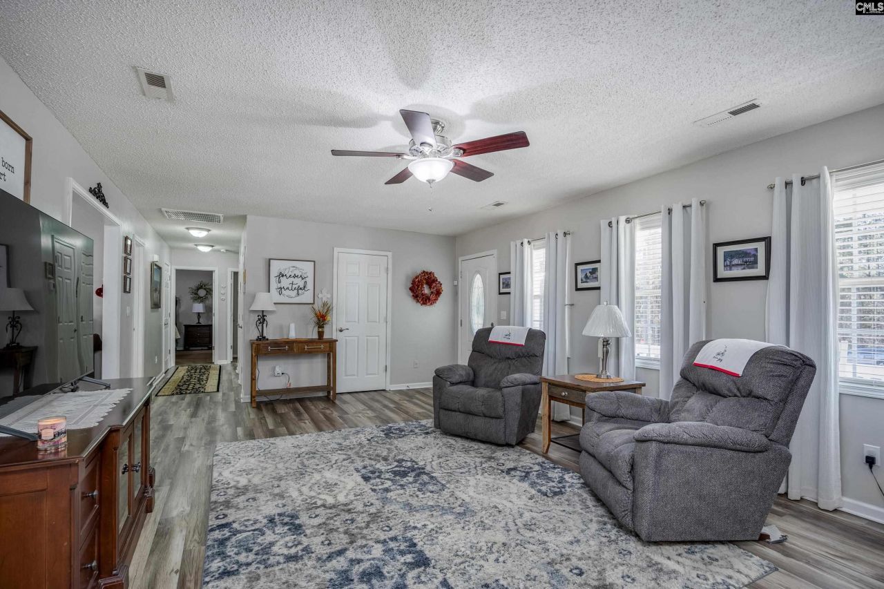 560 Eskie Dixon Road  Photo 7