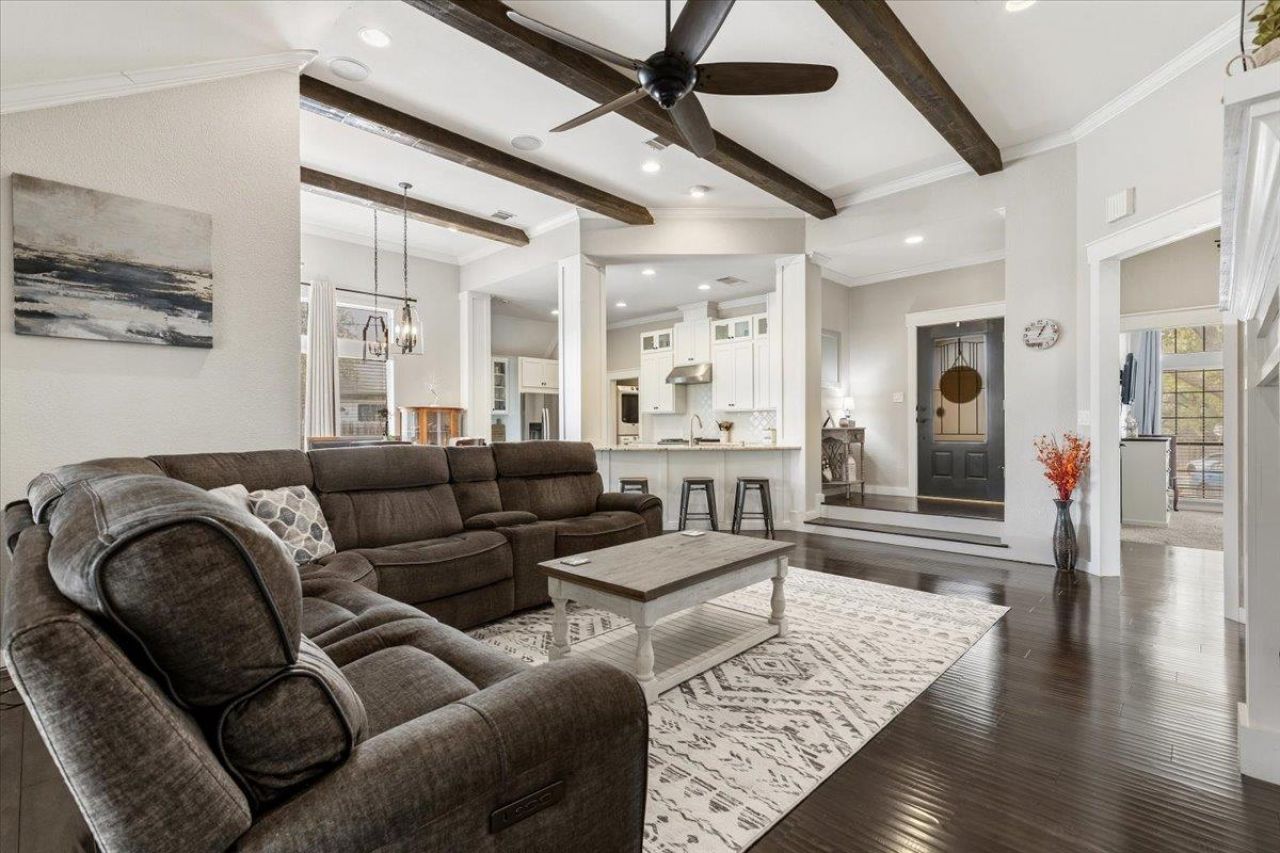 701 S Stuart Cv, Leander, TX 78641 Main Photo