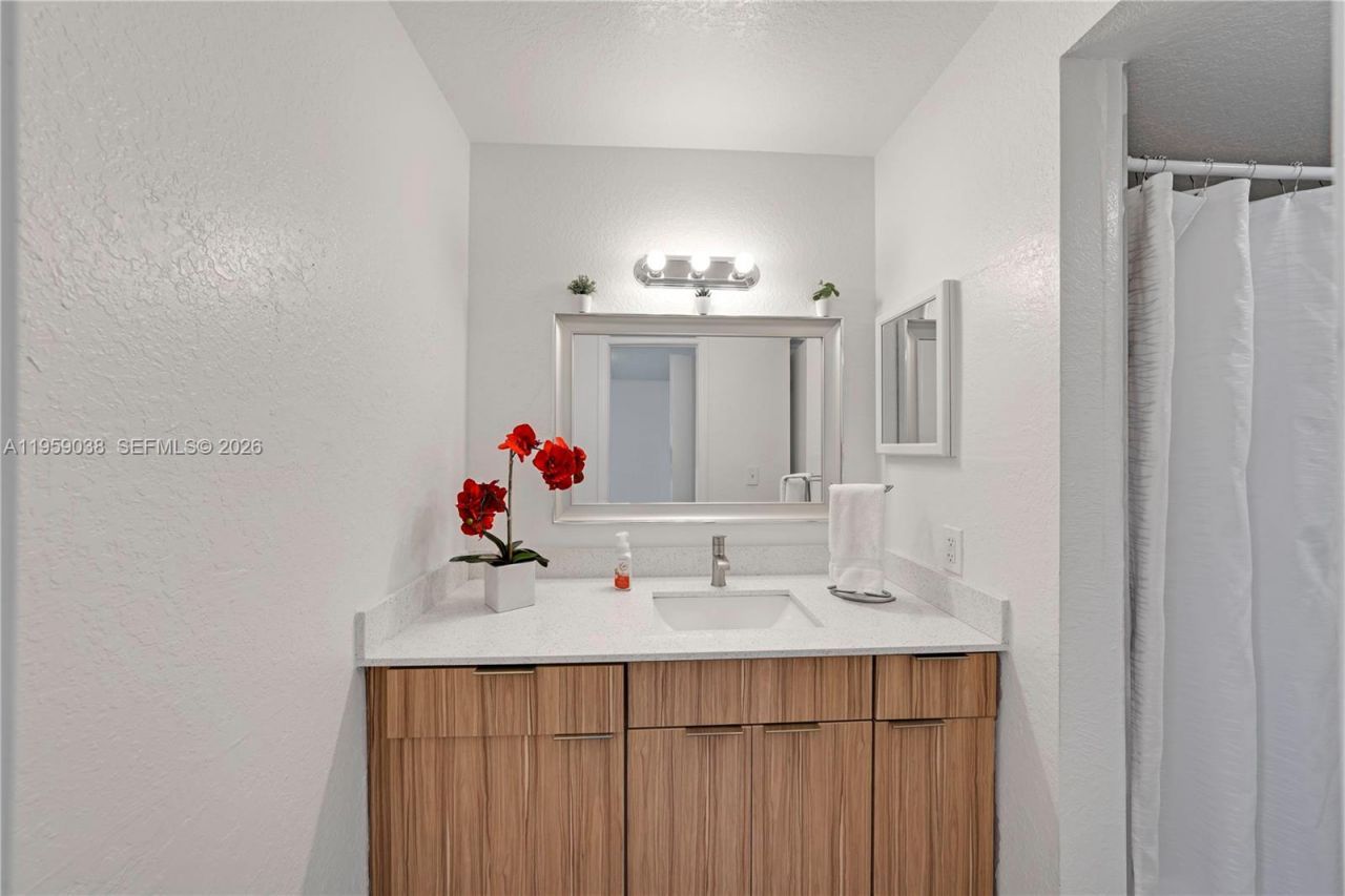 437 Vista Isles Dr , Unit 2217, Sunrise, FL 33325 Photo