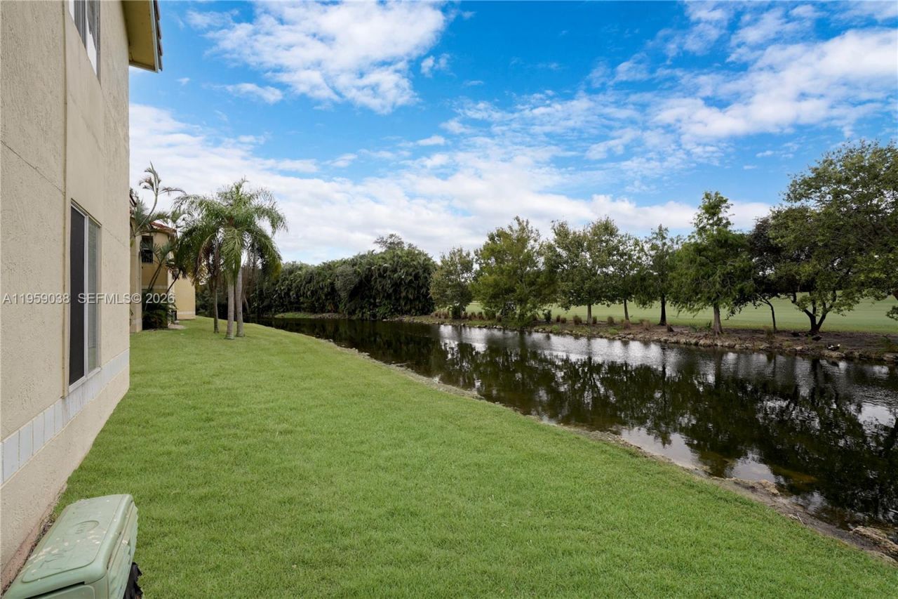 437 Vista Isles Dr , Unit 2217, Sunrise, FL 33325 Photo