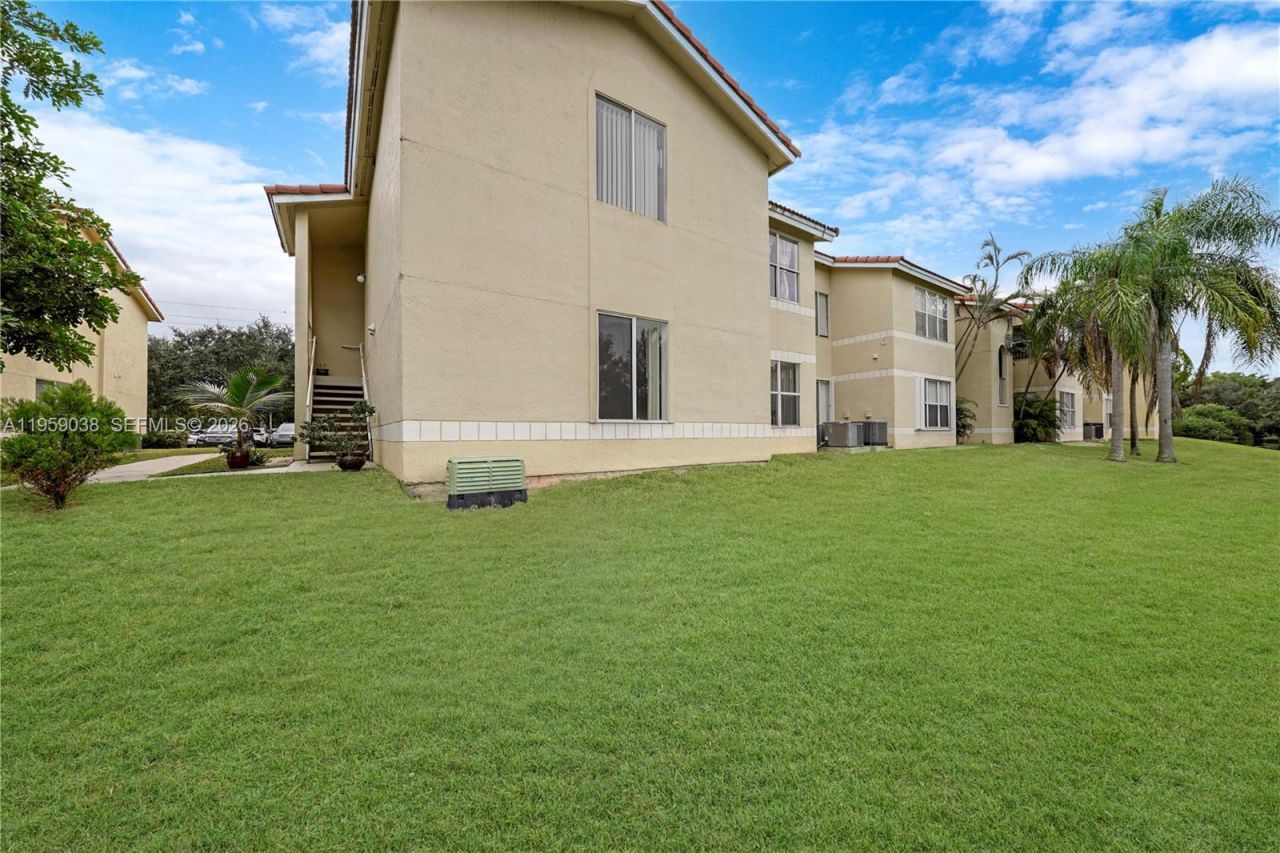 437 Vista Isles Dr , Unit 2217, Sunrise, FL 33325 Photo