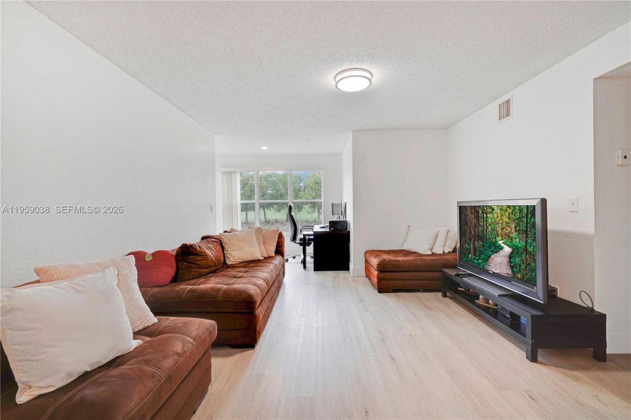 437 Vista Isles Dr , Unit 2217, Sunrise, FL 33325 Photo