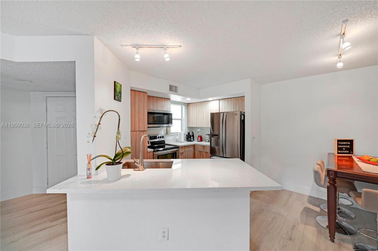 437 Vista Isles Dr , Unit 2217, Sunrise, FL 33325 Photo