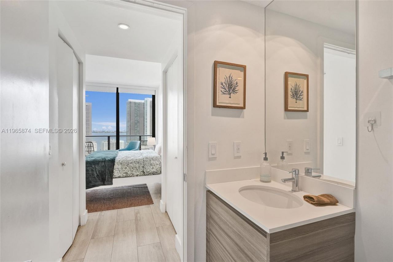 121 NE 34th St, Unit 2205, Miami, FL 33137 Photo