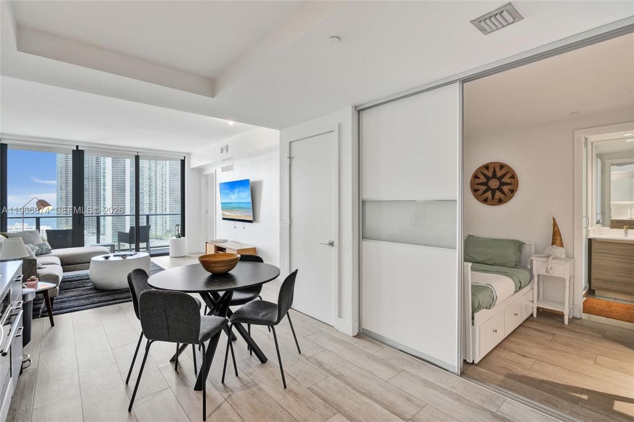 121 NE 34th St, Unit 2205, Miami, FL 33137 Photo