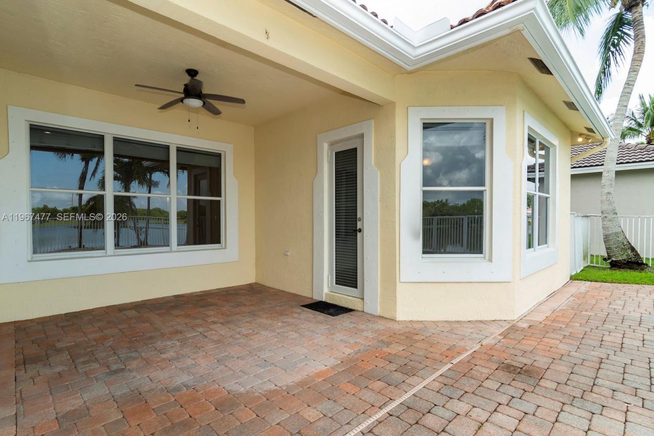 1833 Harbor View Cir, Unit 1833, Weston, FL 33327 Photo