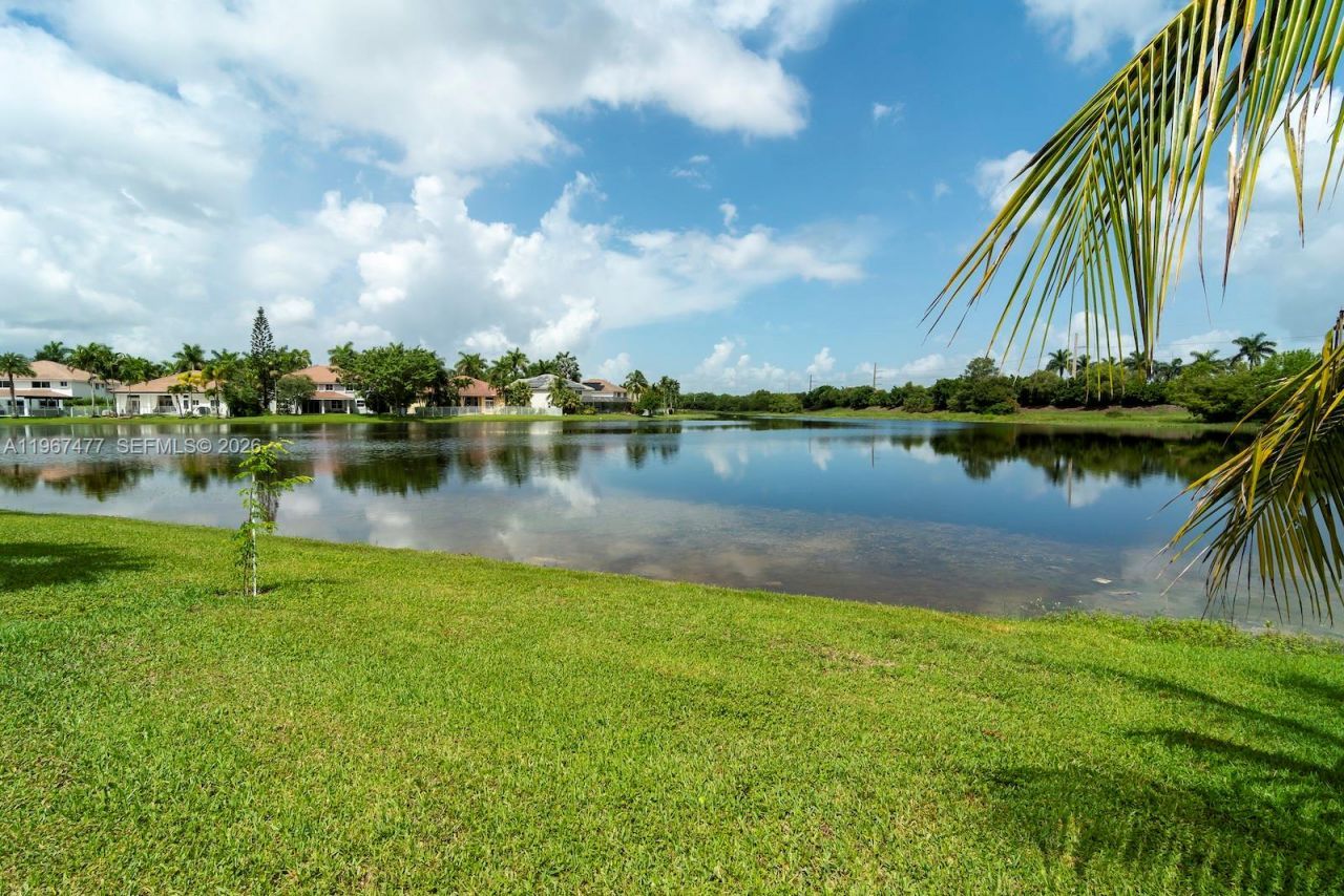 1833 Harbor View Cir, Unit 1833, Weston, FL 33327 Photo