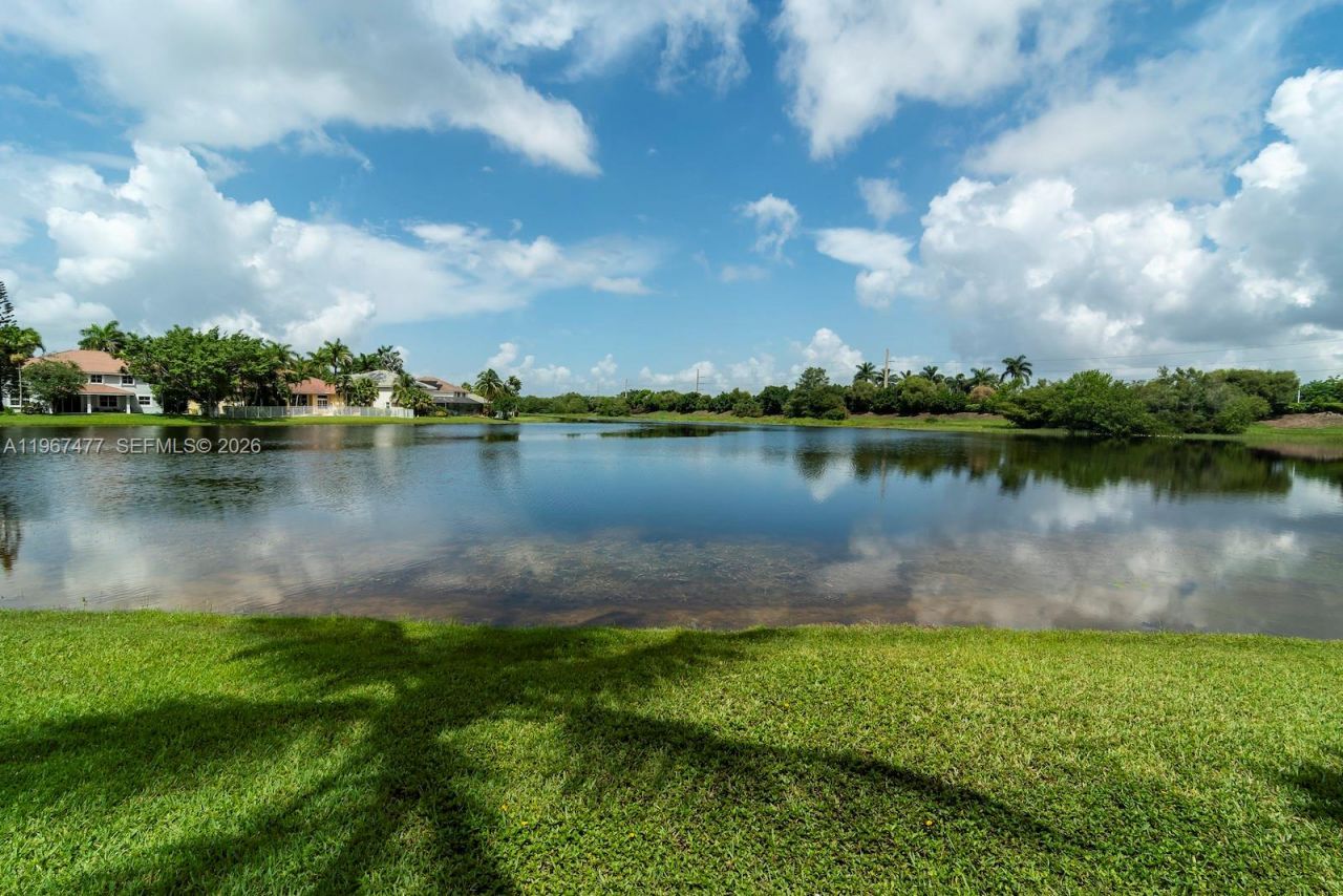 1833 Harbor View Cir, Unit 1833, Weston, FL 33327 Photo