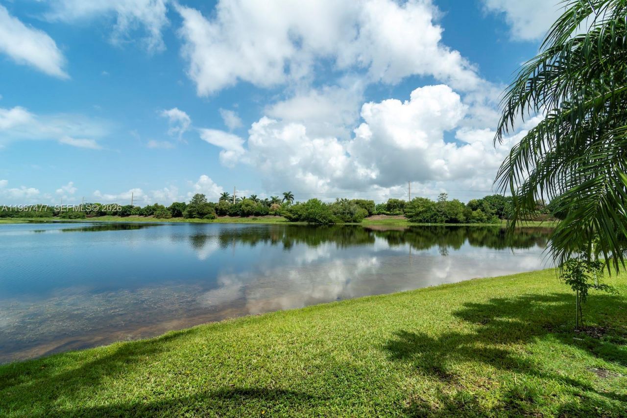 1833 Harbor View Cir, Unit 1833, Weston, FL 33327 Photo