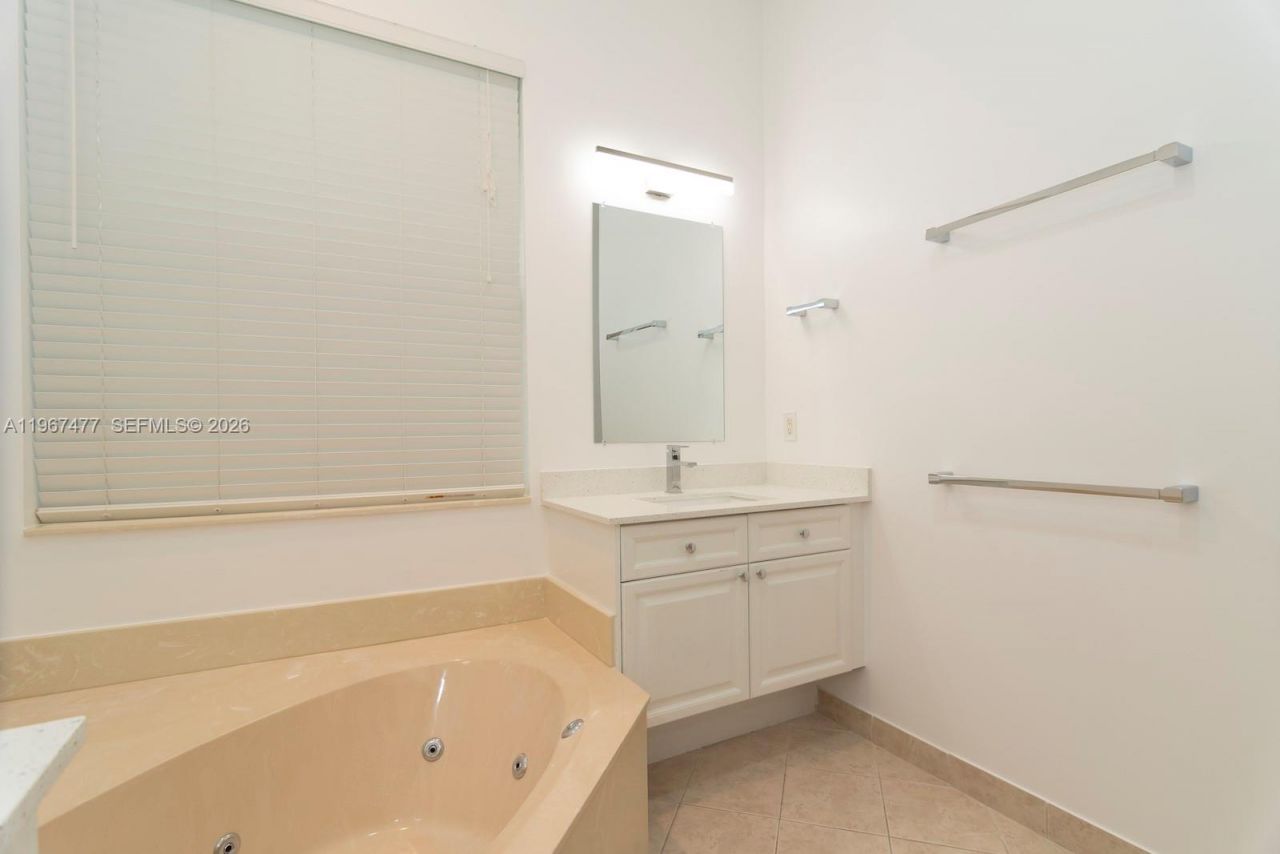 1833 Harbor View Cir, Unit 1833, Weston, FL 33327 Photo