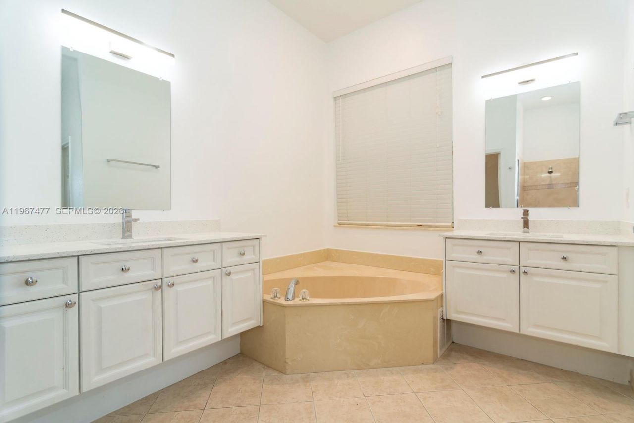 1833 Harbor View Cir, Unit 1833, Weston, FL 33327 Photo