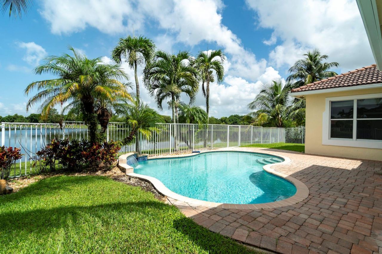 1833 Harbor View Cir, Unit 1833, Weston, FL 33327 Photo
