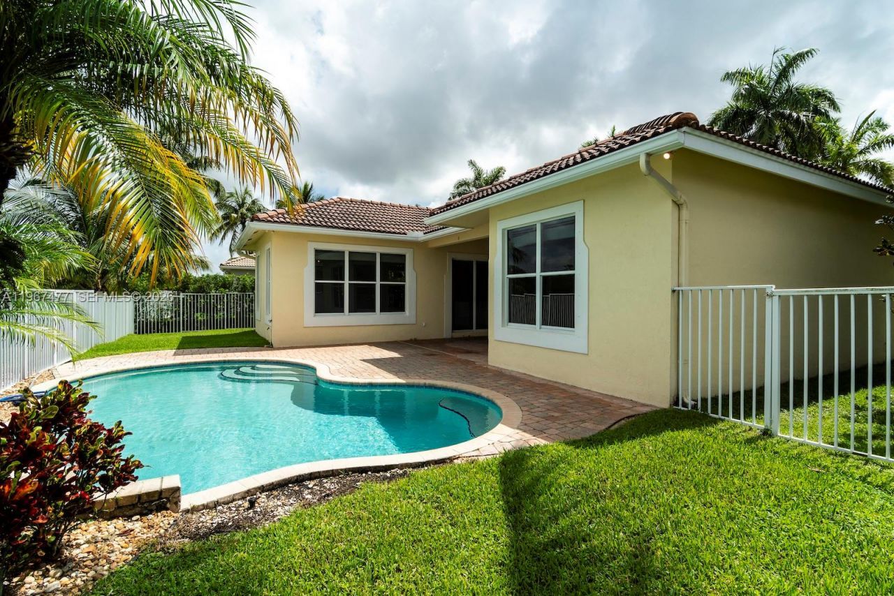 1833 Harbor View Cir, Unit 1833, Weston, FL 33327 Photo