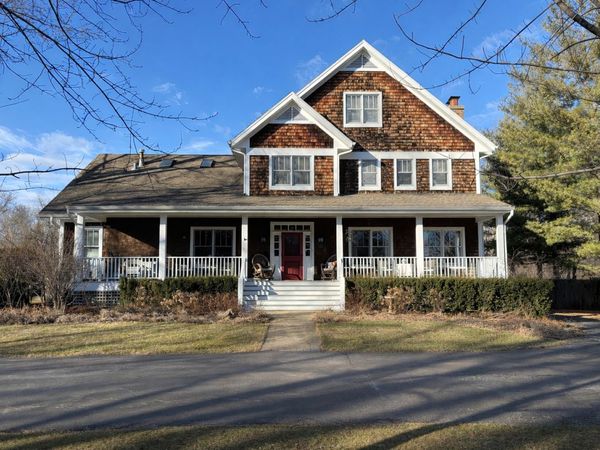 1190 W Old Mill Road, Lake Forest, IL 60045