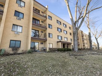 6670 S Brainard Avenue Countryside, IL 60525