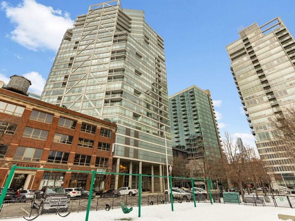 510 W Erie Street, Unit 705, Chicago, IL 60654