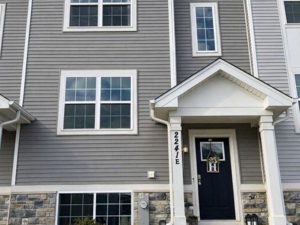 2241 Sassafras Way, Unit E, Wonder Lake, IL 60097