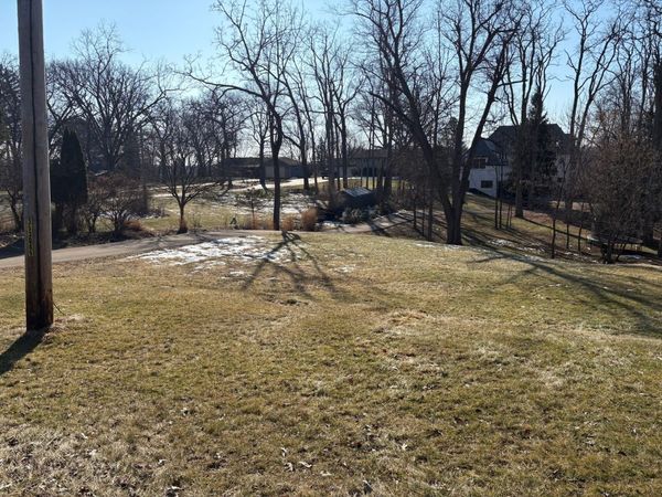 611 E Main Street Road, Cary, IL 60013