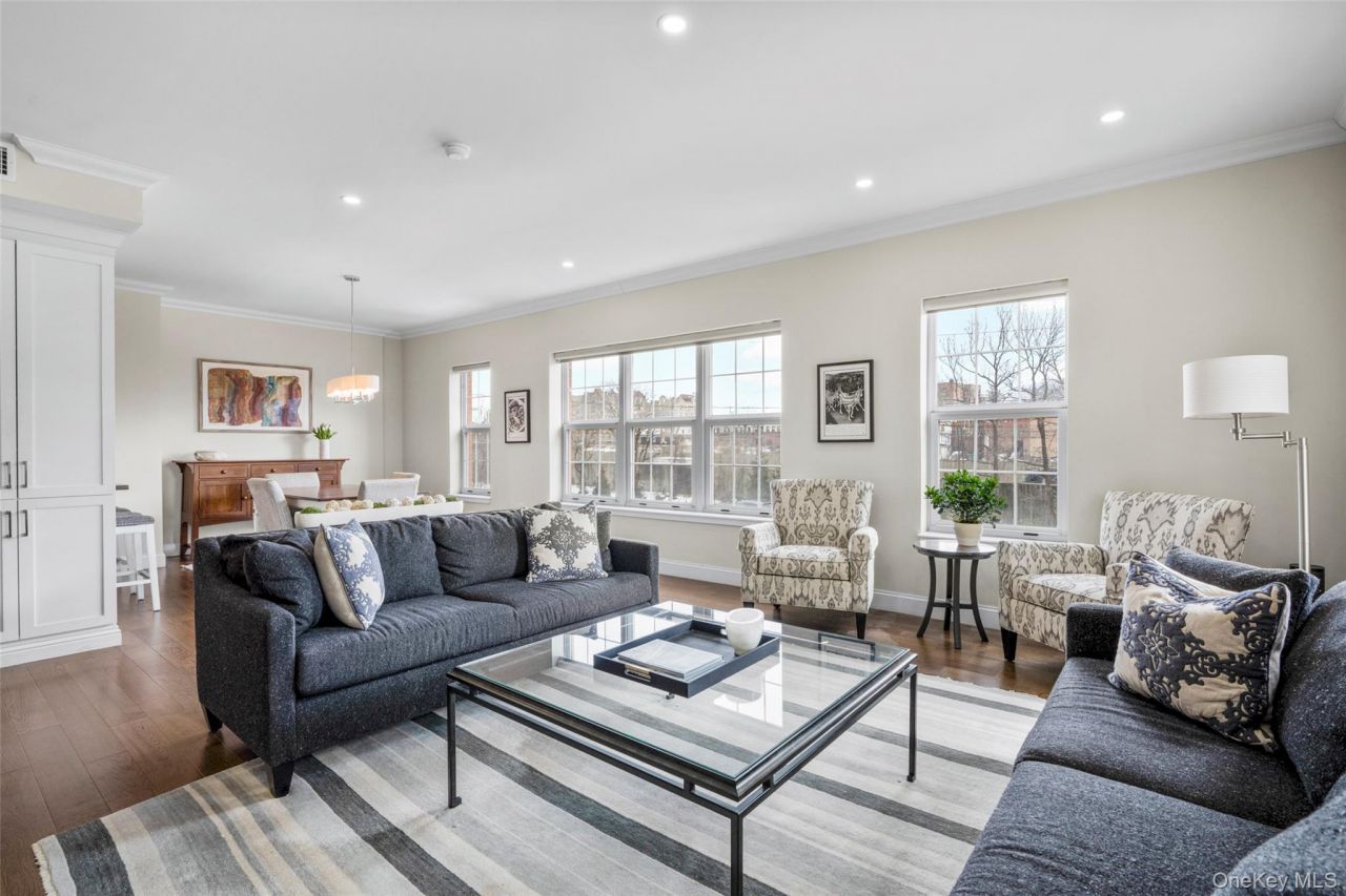 10 Byron Place, Unit 214, Larchmont, NY 10538 Main Photo