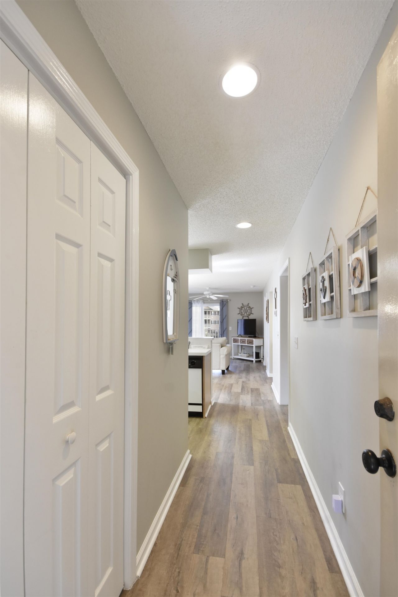 1900 Duffy St. Photo 19