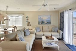 1900 Duffy St. photo 4