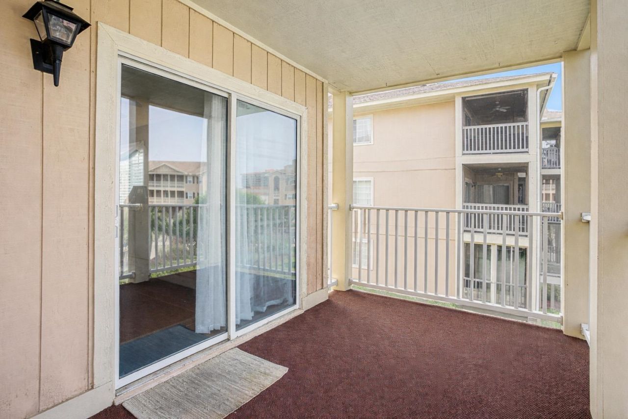 1900 Duffy St. Photo 21