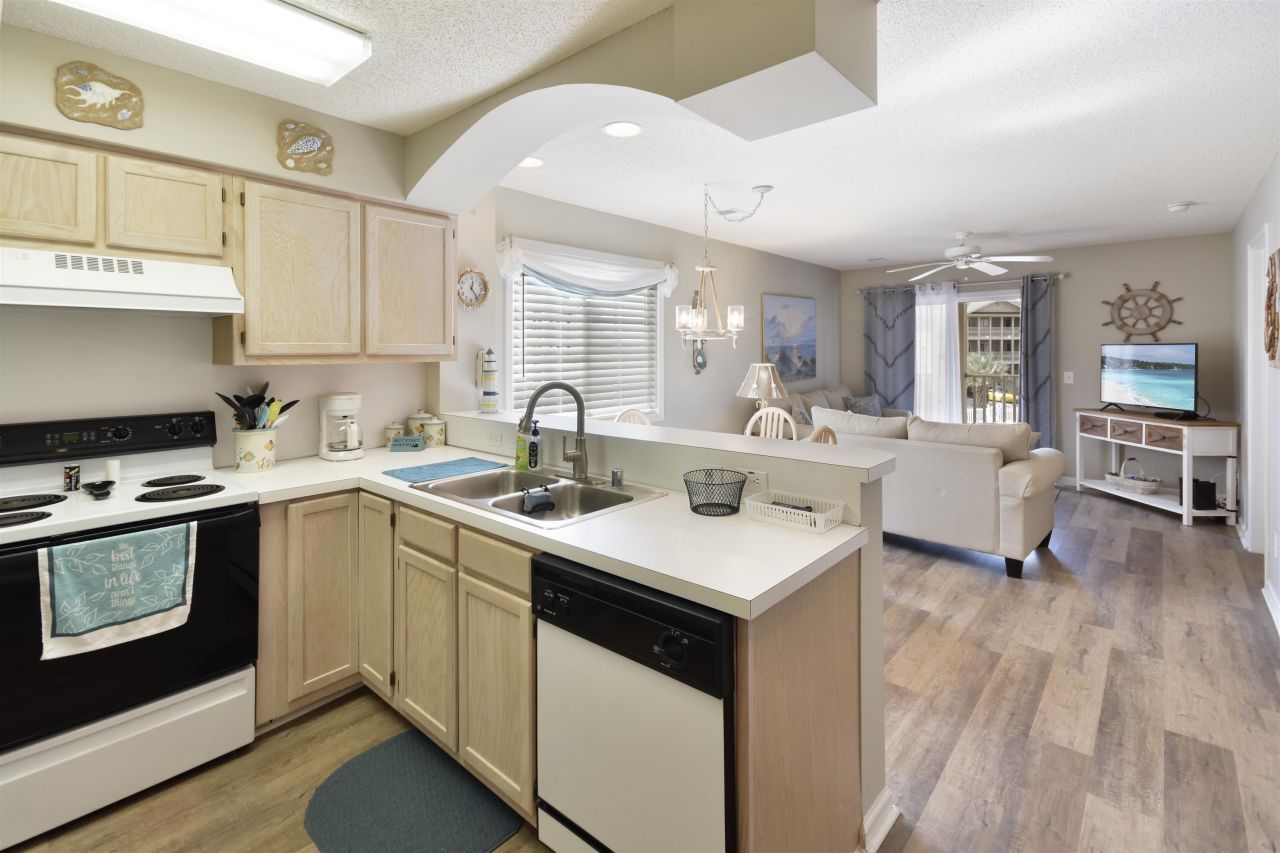 1900 Duffy St. Photo 7