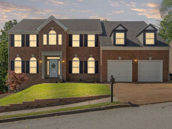 6961 Stone Run Dr, Nashville, TN 37211