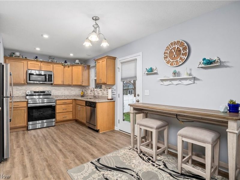 5993 Montauk Point, Vermilion, OH 44089 Photo 14