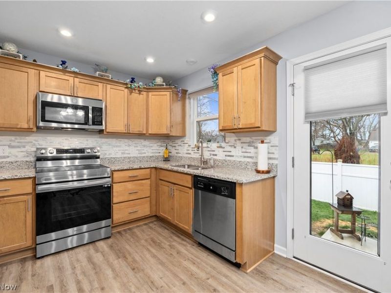 5993 Montauk Point, Vermilion, OH 44089 Photo 15