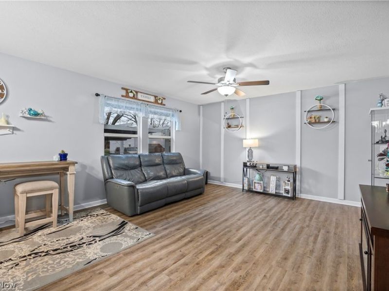5993 Montauk Point, Vermilion, OH 44089 Photo 9